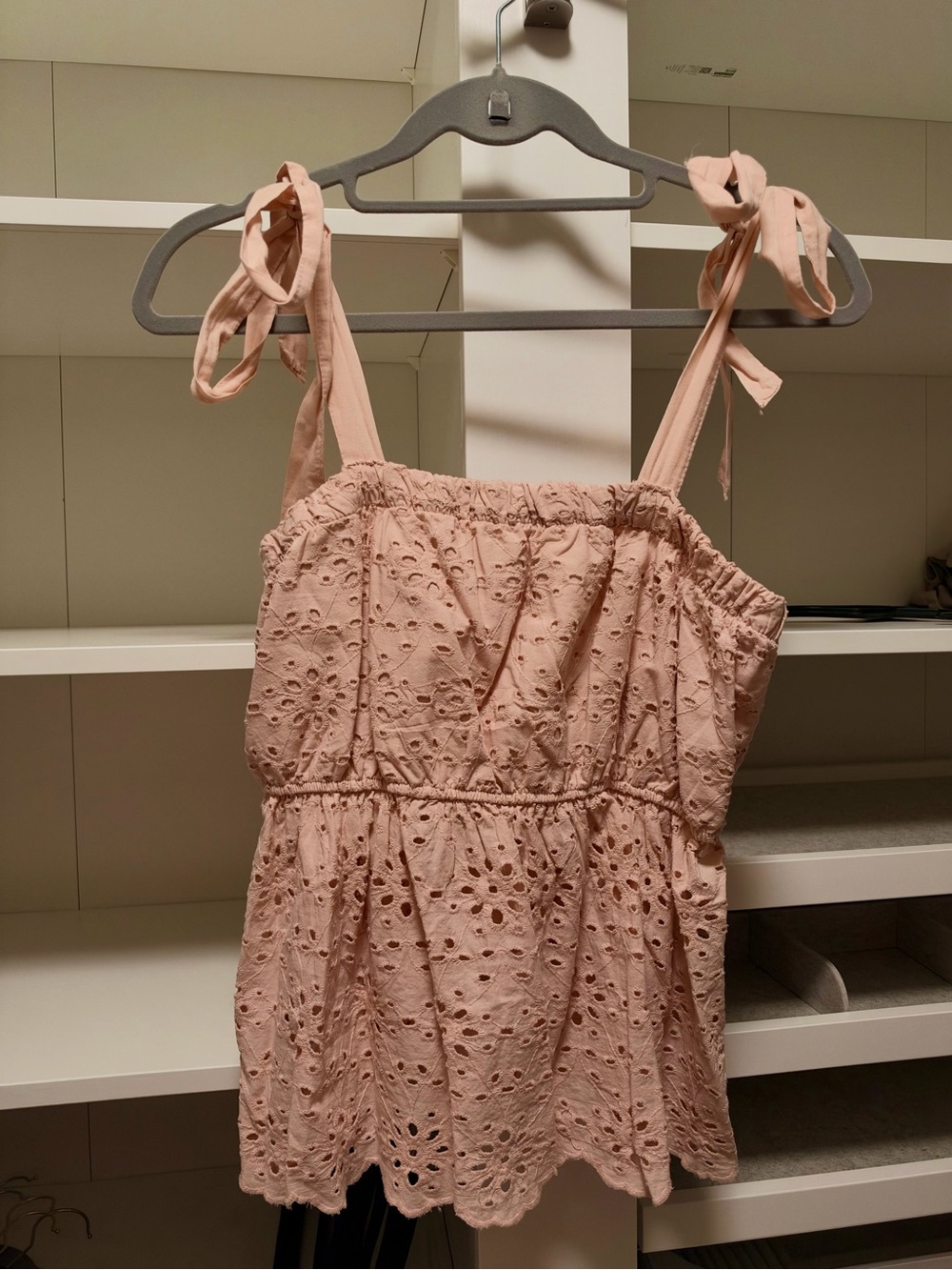 American Eagle Eyelet Tie-Shoulder Top in Blush Pink size L